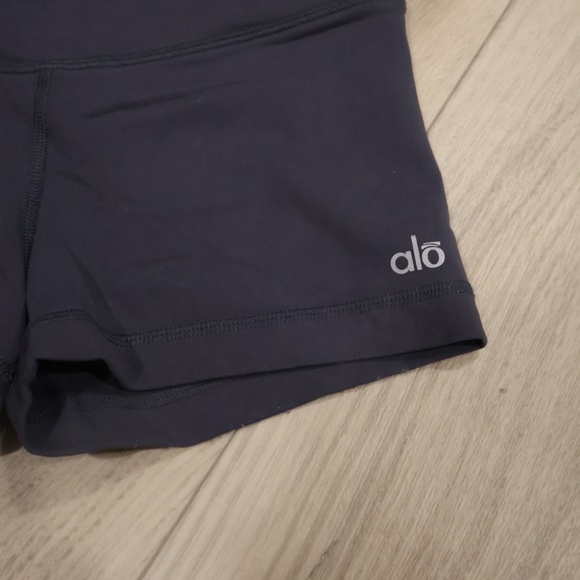 ALO Yoga Shorts - Picture 6 of 6